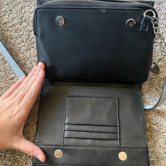 Steve Madden magnetic cross body bag - Picture 6 of 7